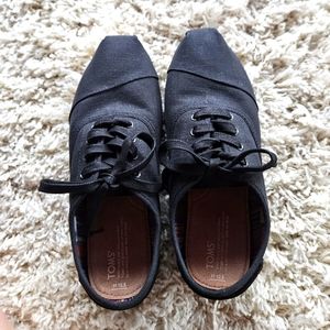 Unisex/Male Tom's Shoes, Size 10.5, Black
